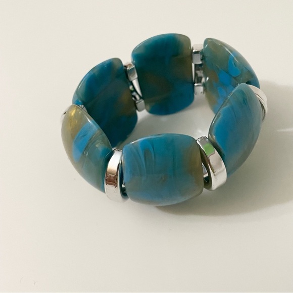 Vintage Blue Swirl Silver Tone Wide Lucite Stretch Bracelet - Picture 3 of 16